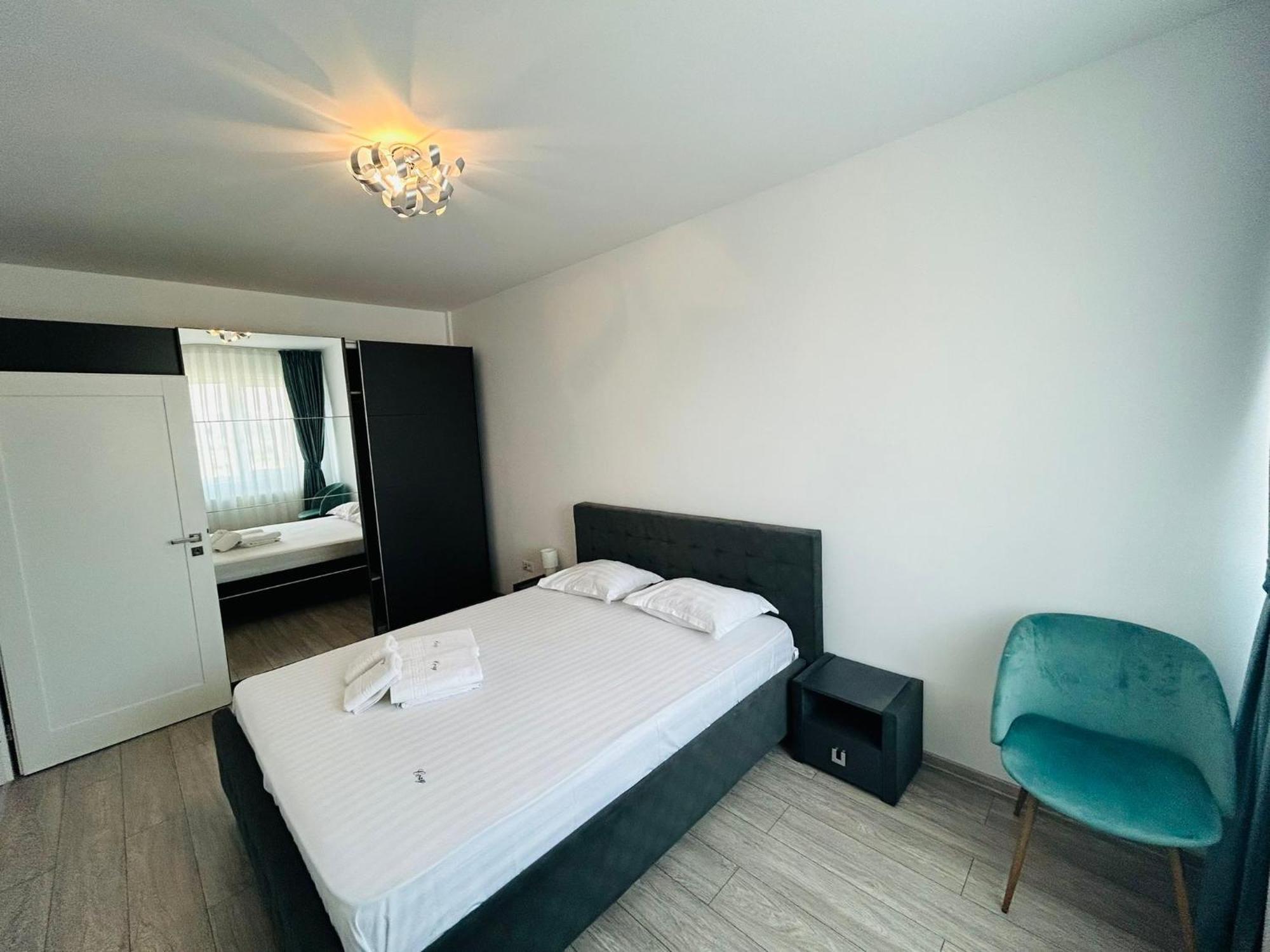 Cozy Apartments At Q Residence Palas Iasi Exterior foto